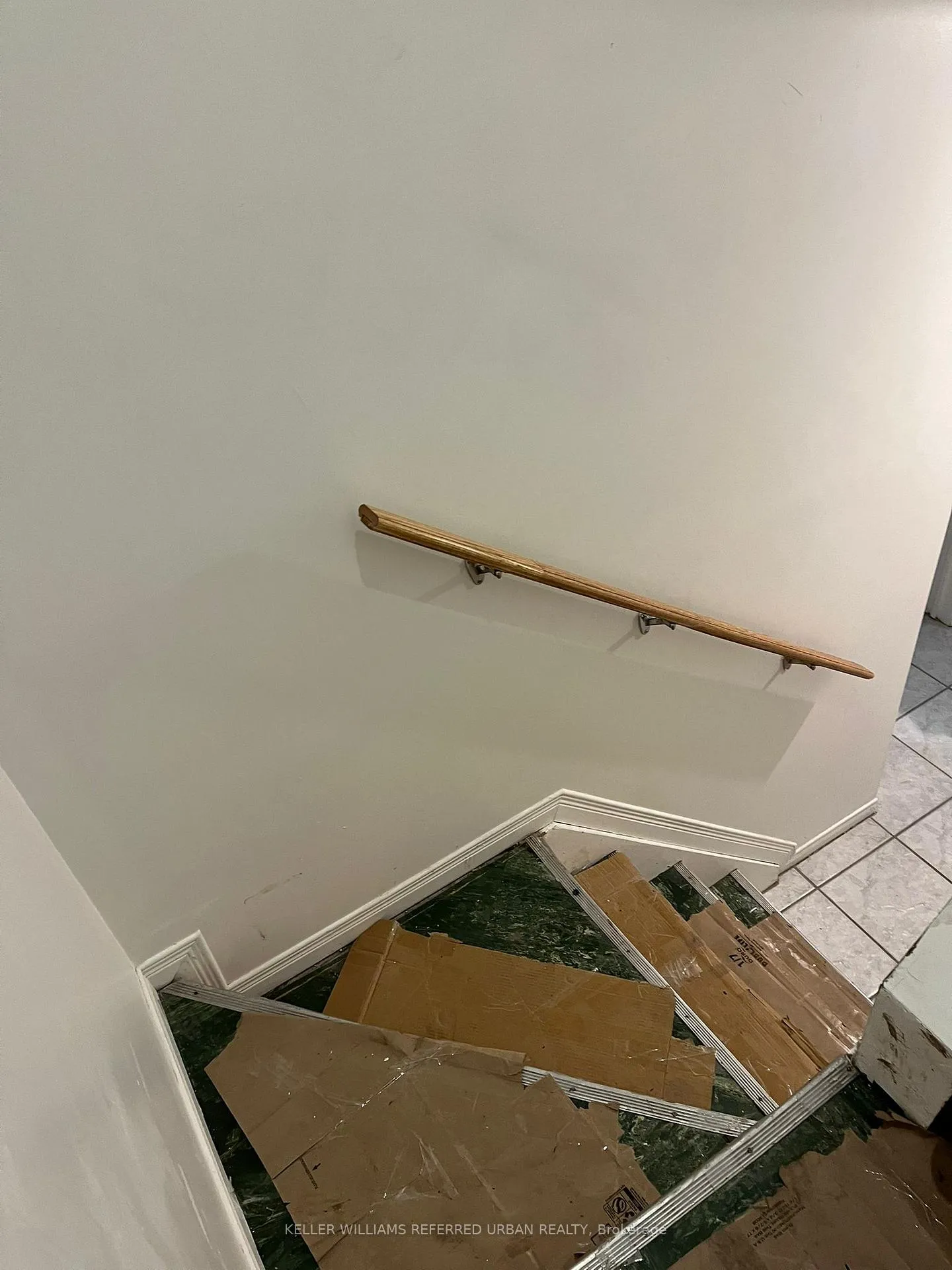 Photo 5 of Unit 1, 98 Frontenac Avenue, Toronto, Bedford Park-Nortown — HOMEH