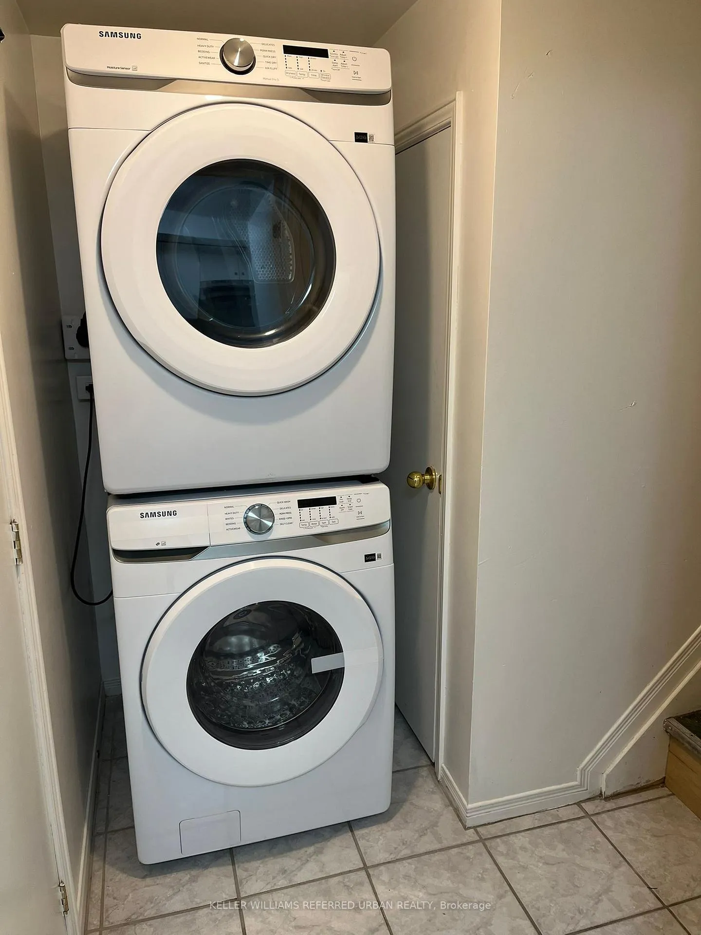 Photo 7 of Unit 1, 98 Frontenac Avenue, Toronto, Bedford Park-Nortown — HOMEH