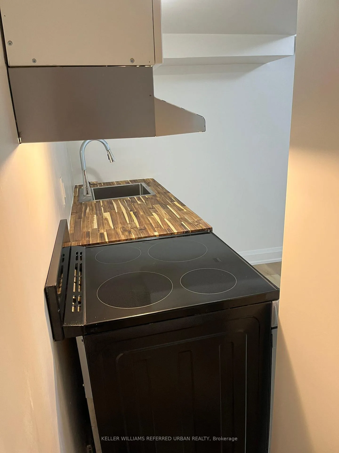 Photo 12 of Unit 1, 98 Frontenac Avenue, Toronto, Bedford Park-Nortown — HOMEH