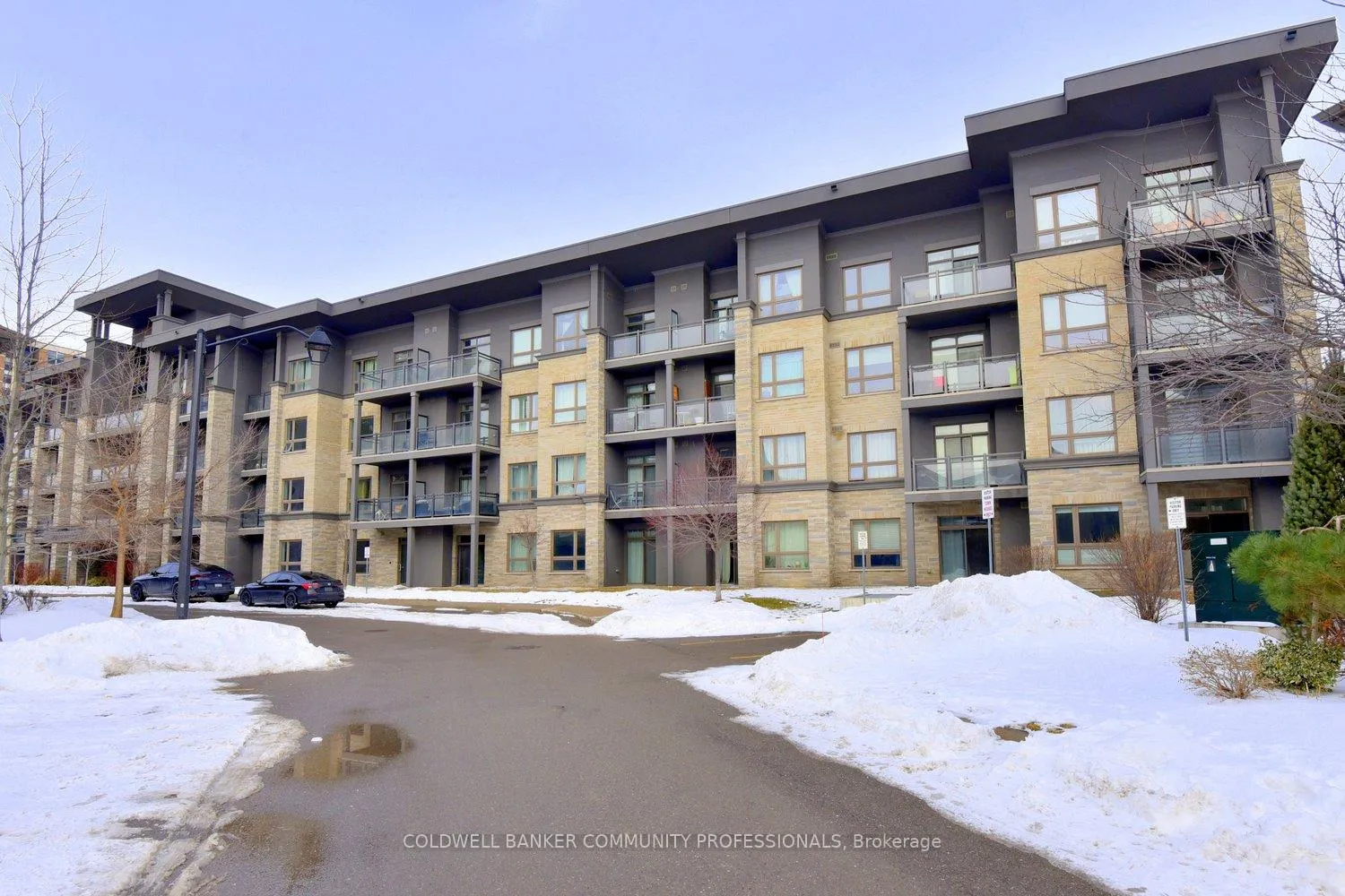 Photo 2 of Unit 108, 35 Southshore Crescent, Hamilton, Lakeshore — HOMEH