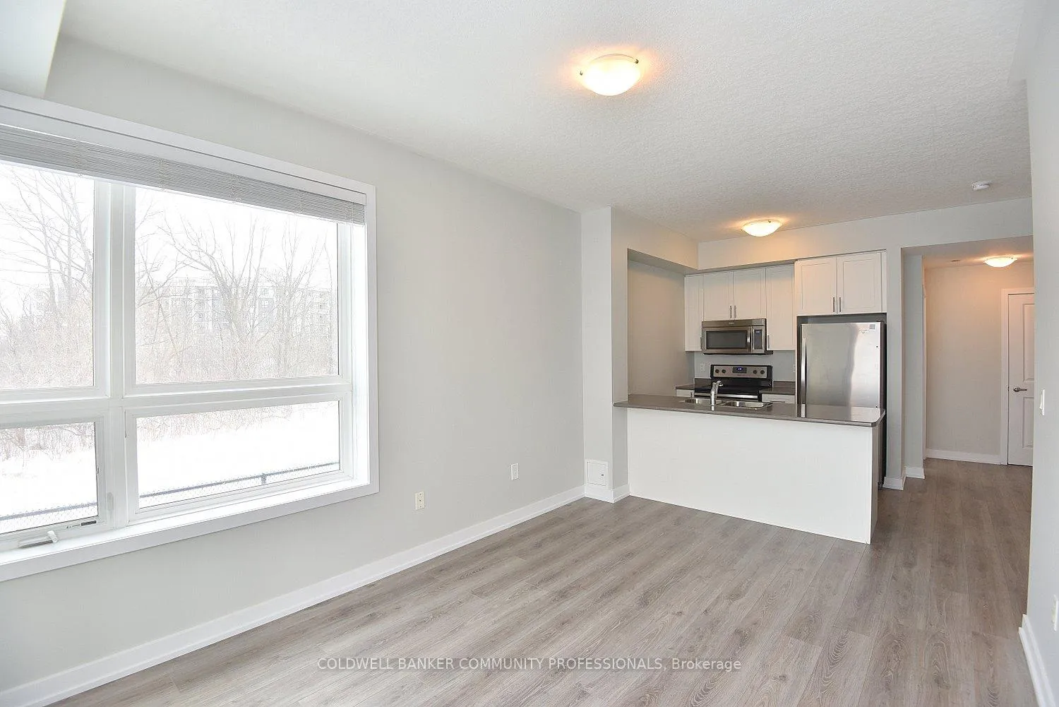 Photo 5 of Unit 108, 35 Southshore Crescent, Hamilton, Lakeshore — HOMEH