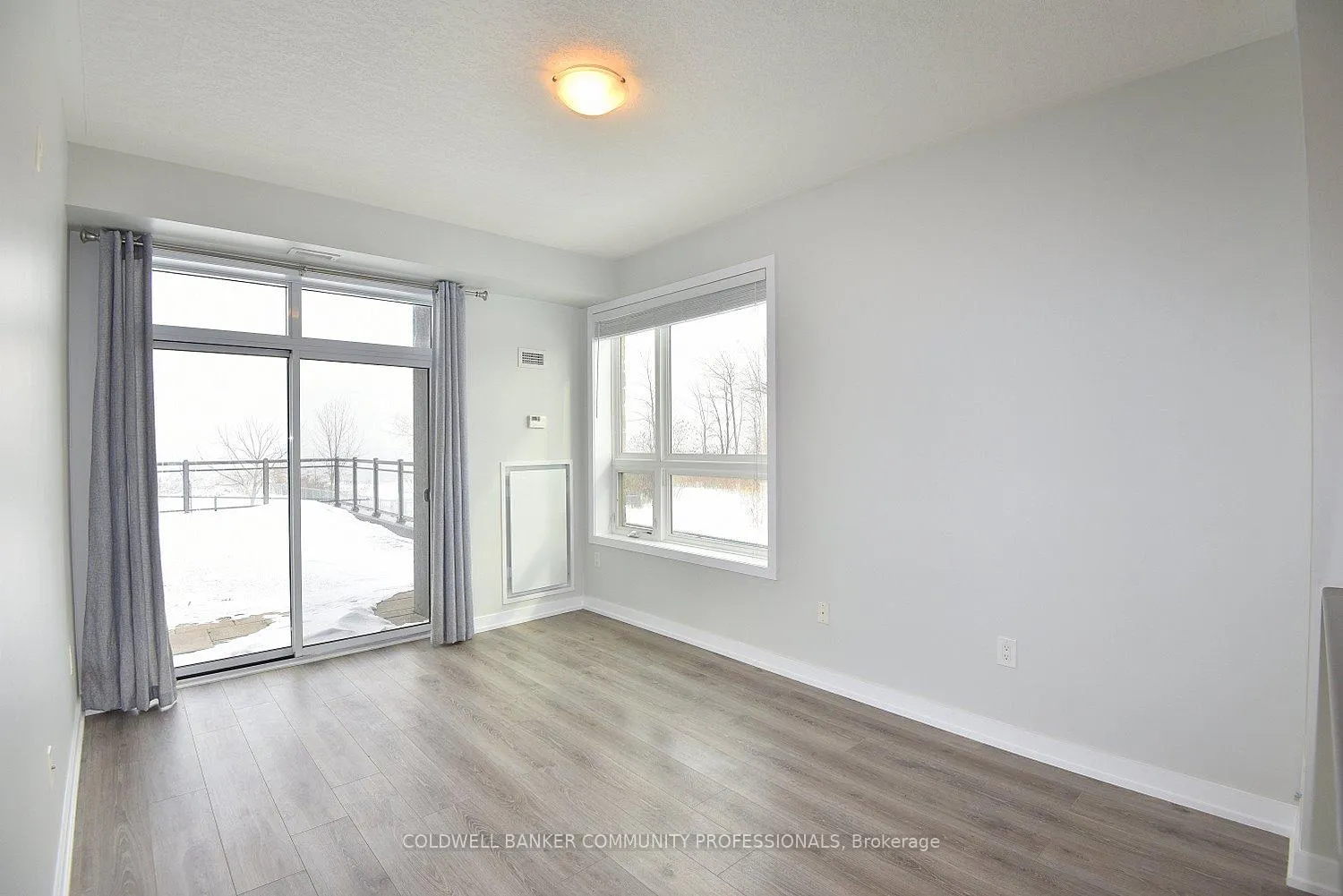 Photo 9 of Unit 108, 35 Southshore Crescent, Hamilton, Lakeshore — HOMEH