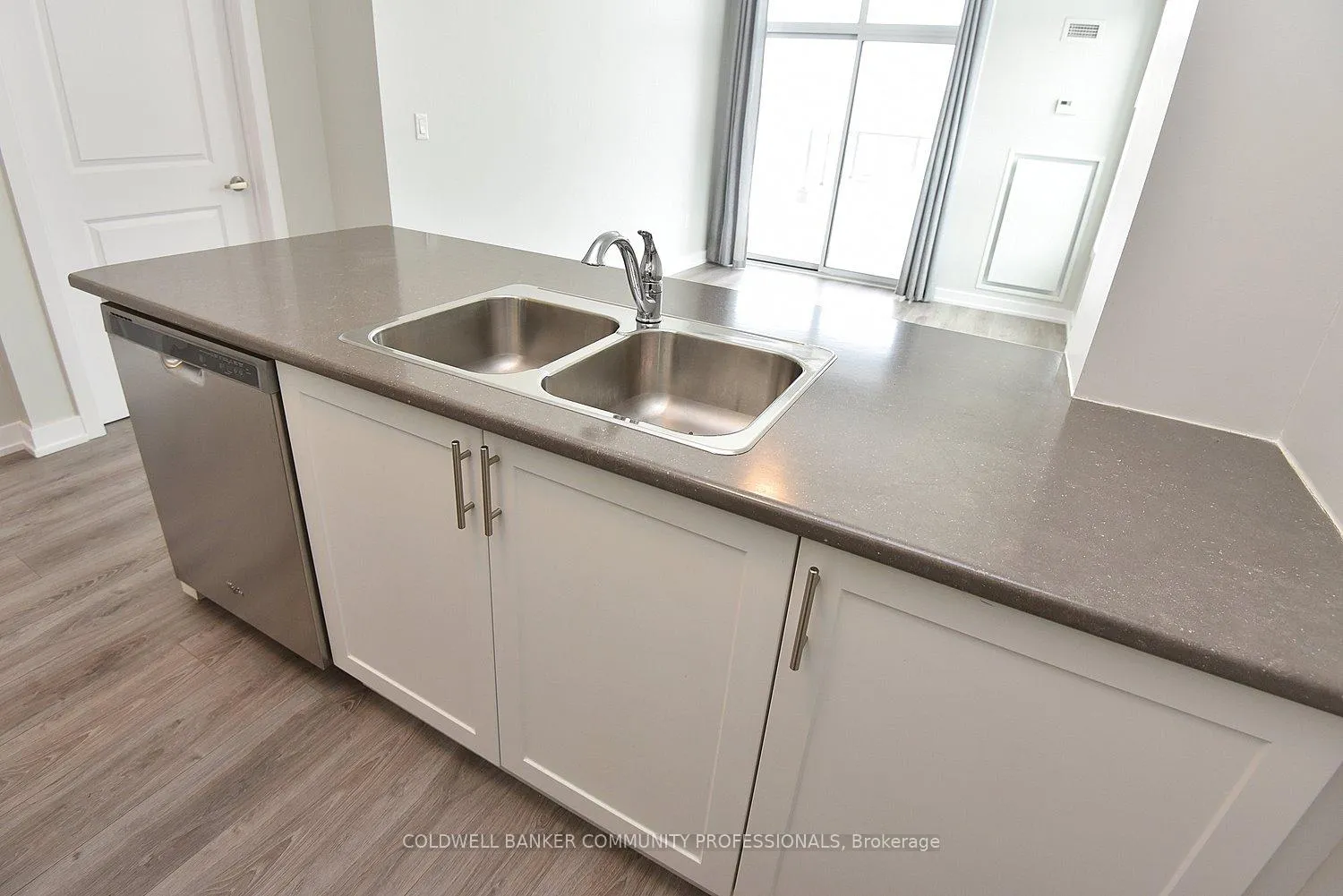 Photo 10 of Unit 108, 35 Southshore Crescent, Hamilton, Lakeshore — HOMEH