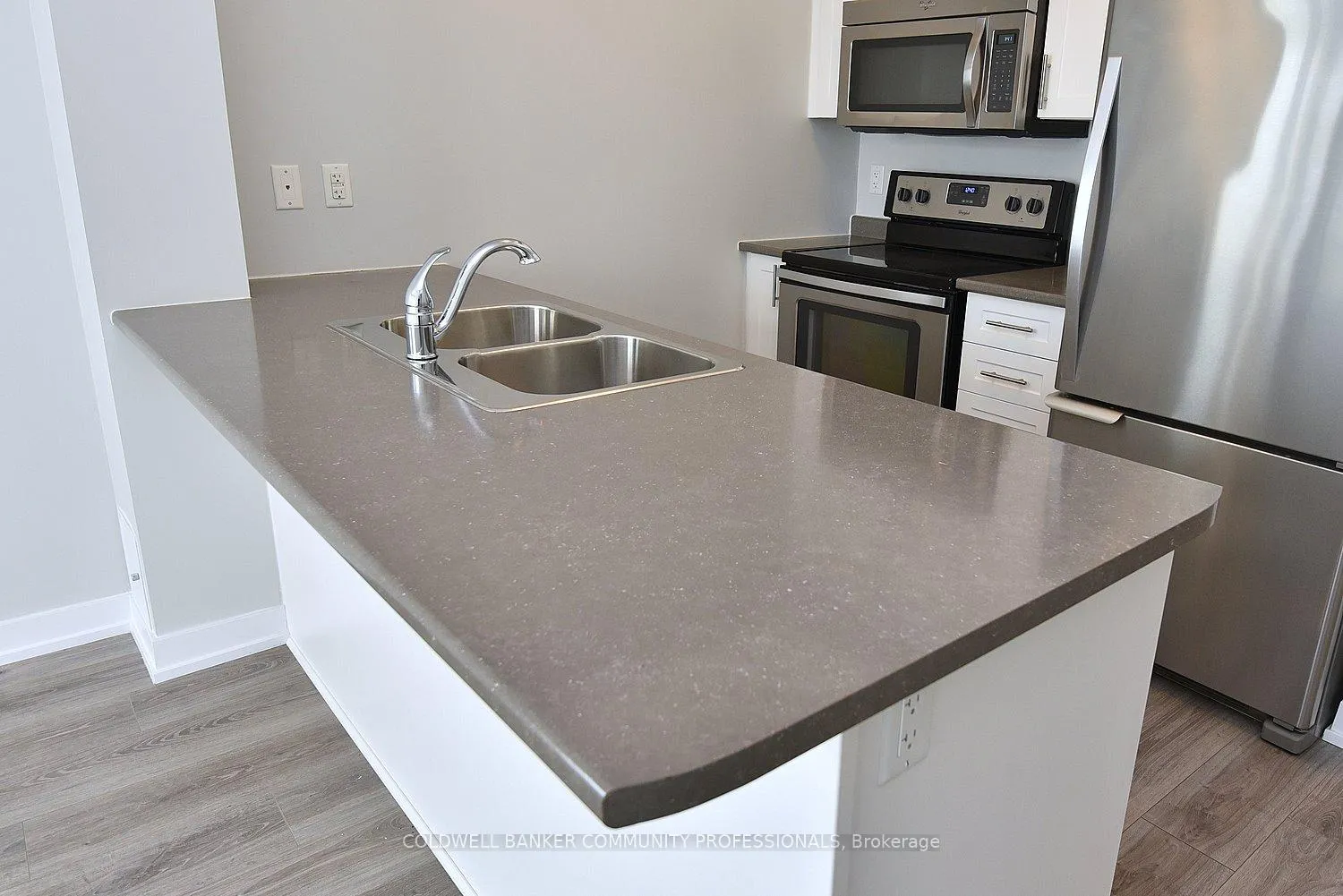 Photo 11 of Unit 108, 35 Southshore Crescent, Hamilton, Lakeshore — HOMEH
