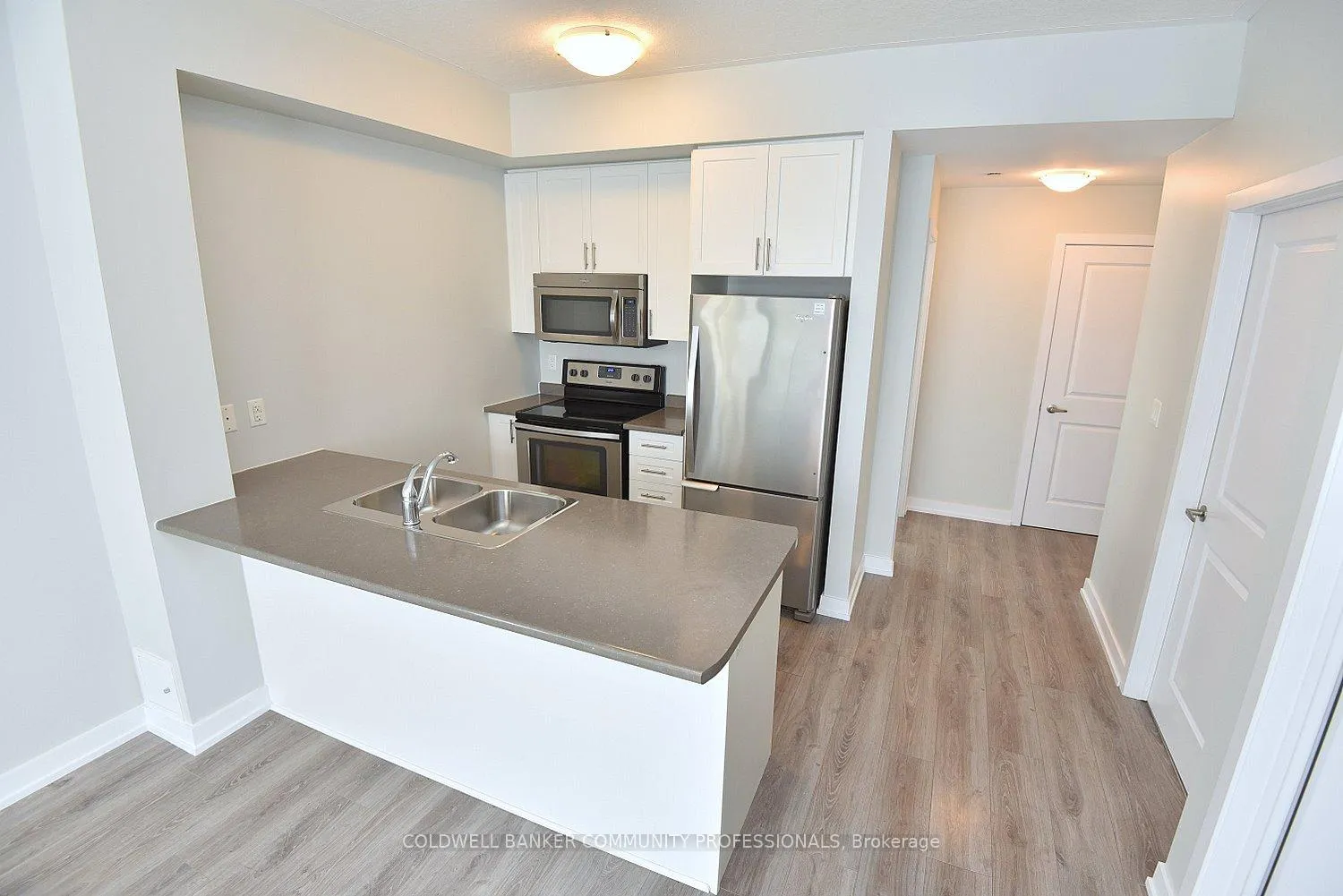 Photo 12 of Unit 108, 35 Southshore Crescent, Hamilton, Lakeshore — HOMEH