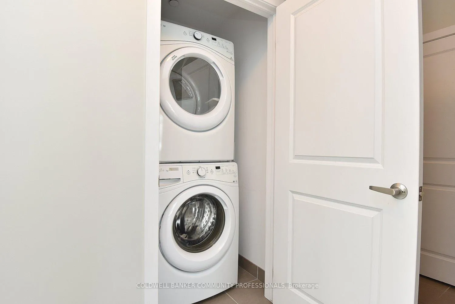 Photo 25 of Unit 108, 35 Southshore Crescent, Hamilton, Lakeshore — HOMEH
