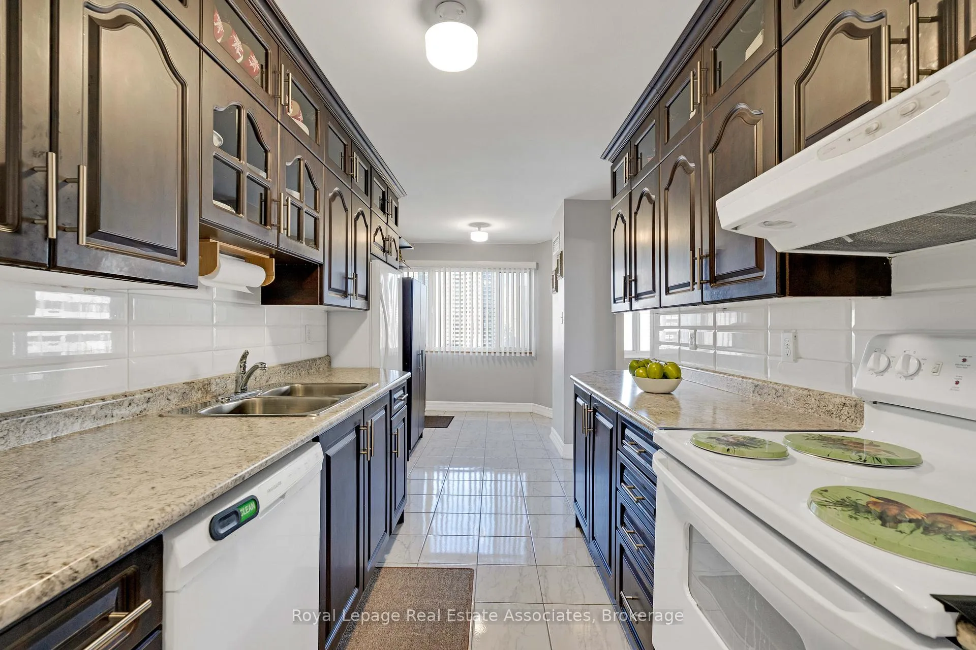 Front of Unit 912, 50 Elm Drive E