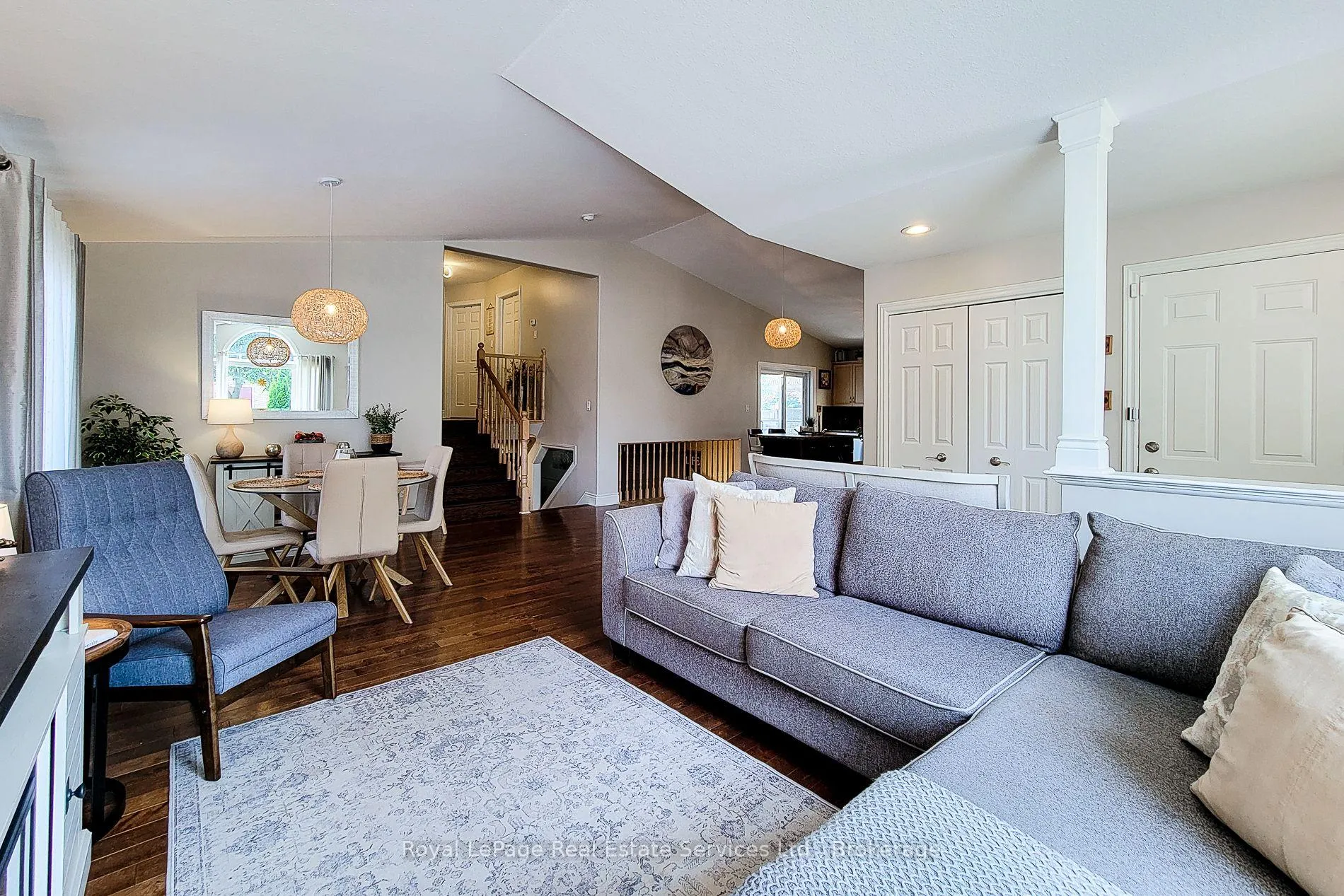 Photo 7 of 8111 Woodsview Crescent, Niagara Falls, Ascot — HOMEH