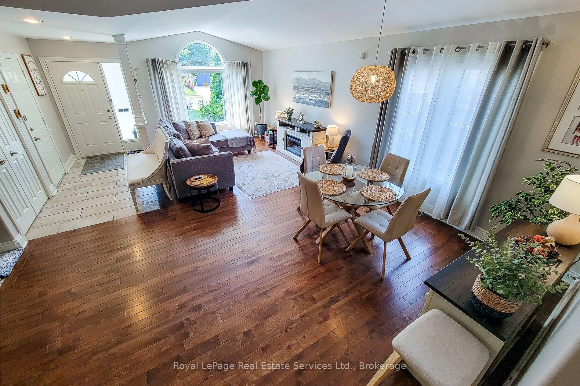 Photo 18 of 8111 Woodsview Crescent, Niagara Falls, Ascot — HOMEH