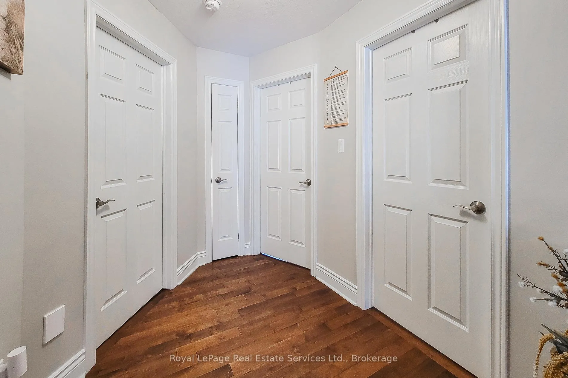 Photo 22 of 8111 Woodsview Crescent, Niagara Falls, Ascot — HOMEH