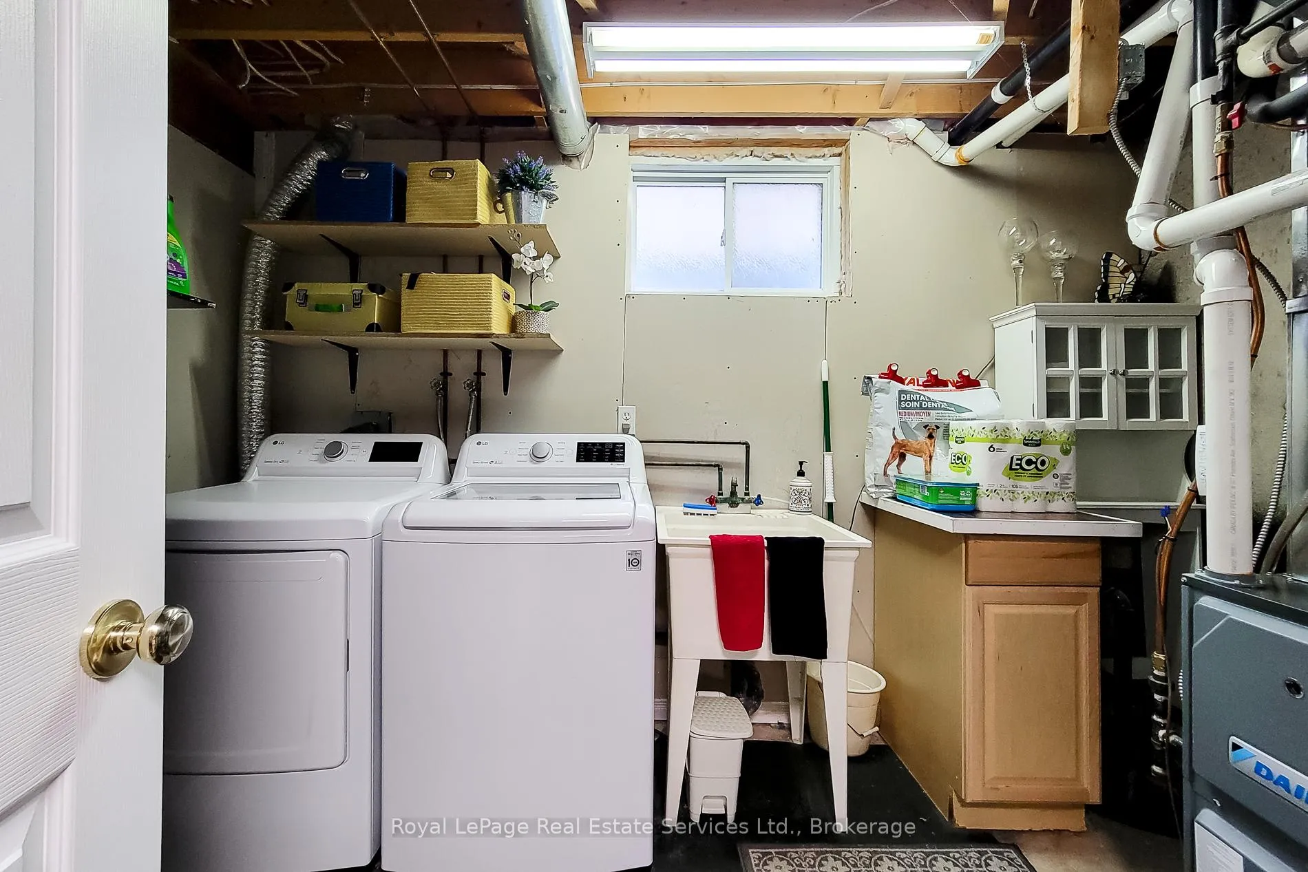 Photo 40 of 8111 Woodsview Crescent, Niagara Falls, Ascot — HOMEH