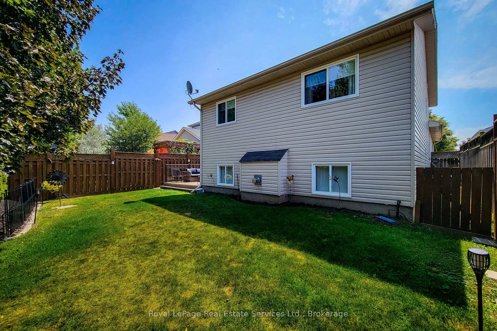 Photo 42 of 8111 Woodsview Crescent, Niagara Falls, Ascot — HOMEH