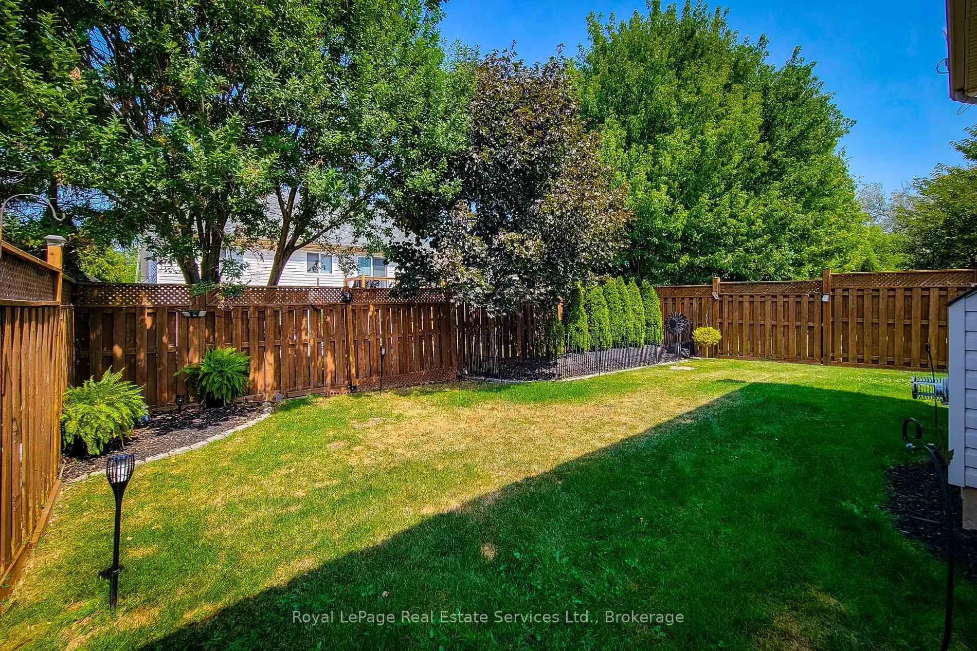 Photo 43 of 8111 Woodsview Crescent, Niagara Falls, Ascot — HOMEH