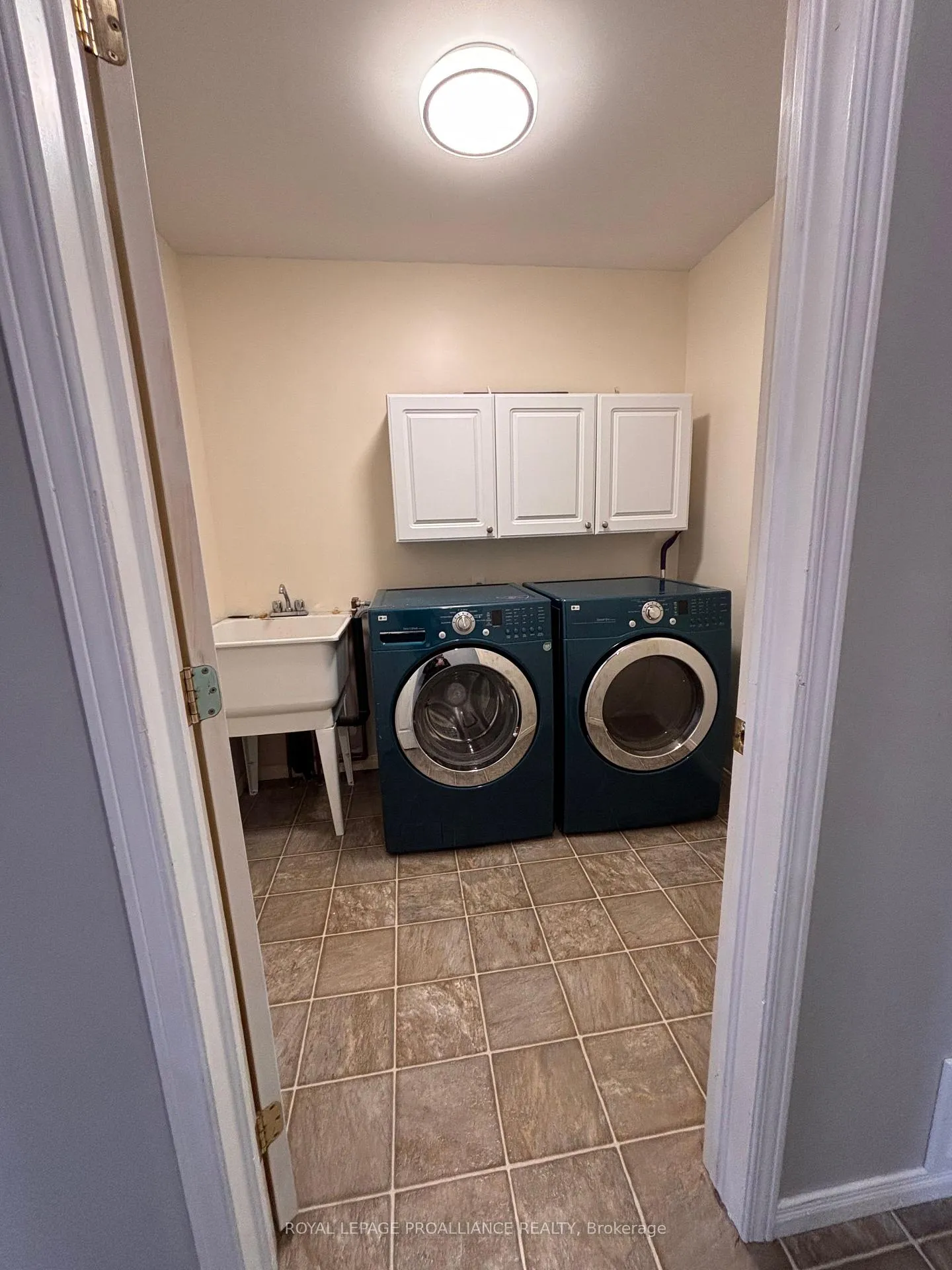 Photo 8 of 78 Hickory Grove, Belleville, Belleville Ward — HOMEH