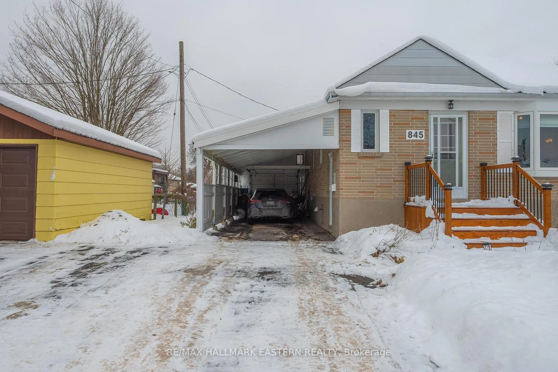 Photo 2 of 845 Gilbert Street, Peterborough, Northcrest Ward 5 — HOMEH