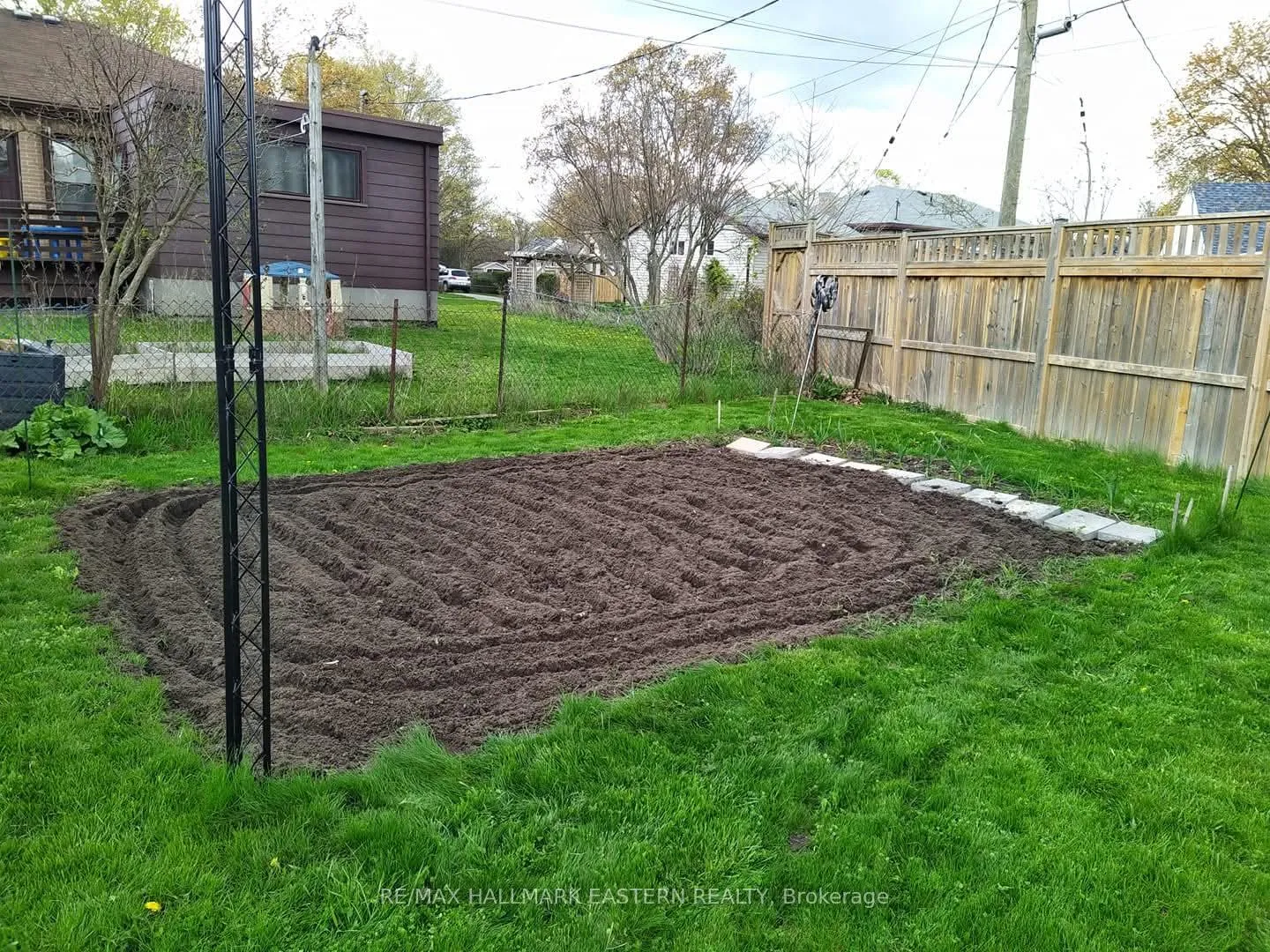 Photo 38 of 845 Gilbert Street, Peterborough, Northcrest Ward 5 — HOMEH