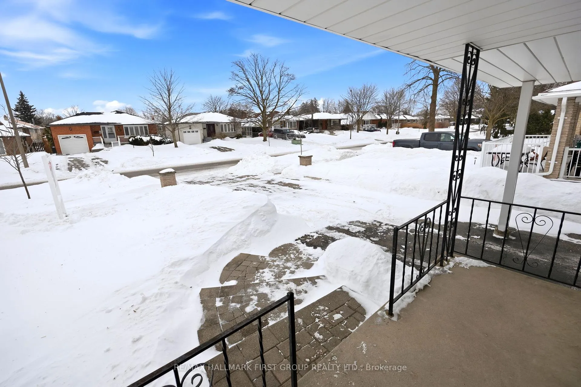 Photo 4 of 59 Seneca Avenue, Oshawa, Samac — HOMEH