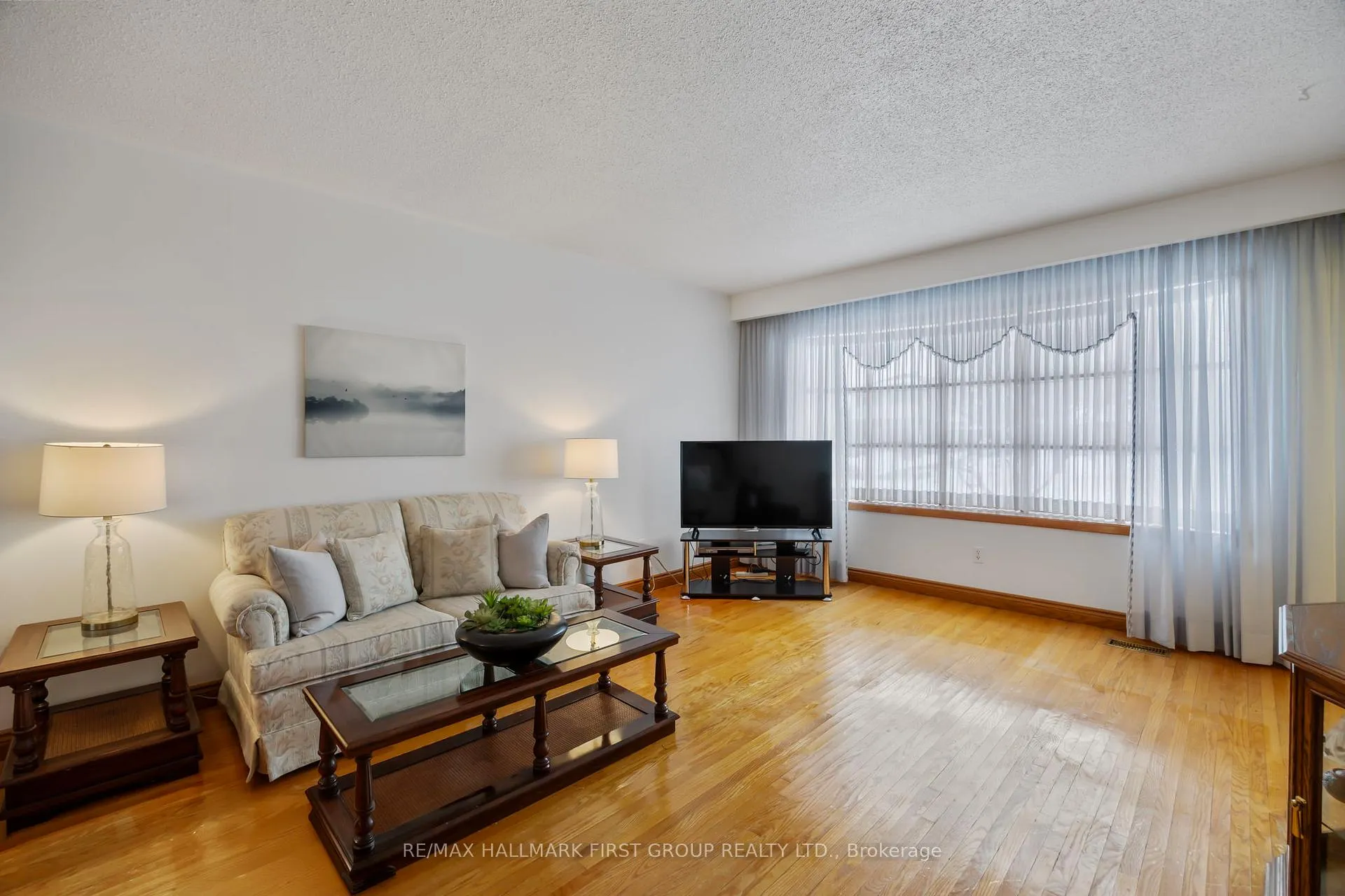 Photo 10 of 59 Seneca Avenue, Oshawa, Samac — HOMEH