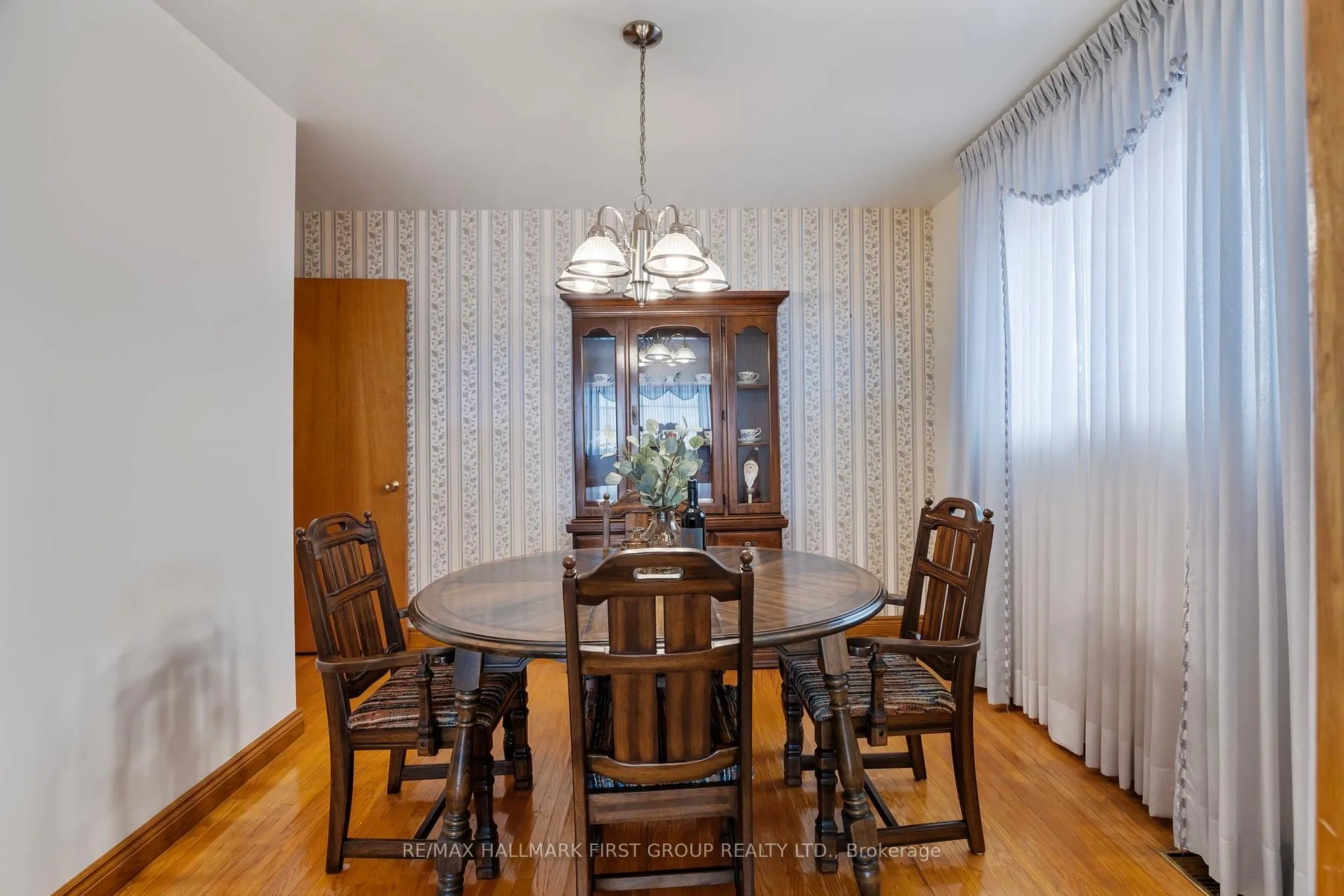 Photo 11 of 59 Seneca Avenue, Oshawa, Samac — HOMEH