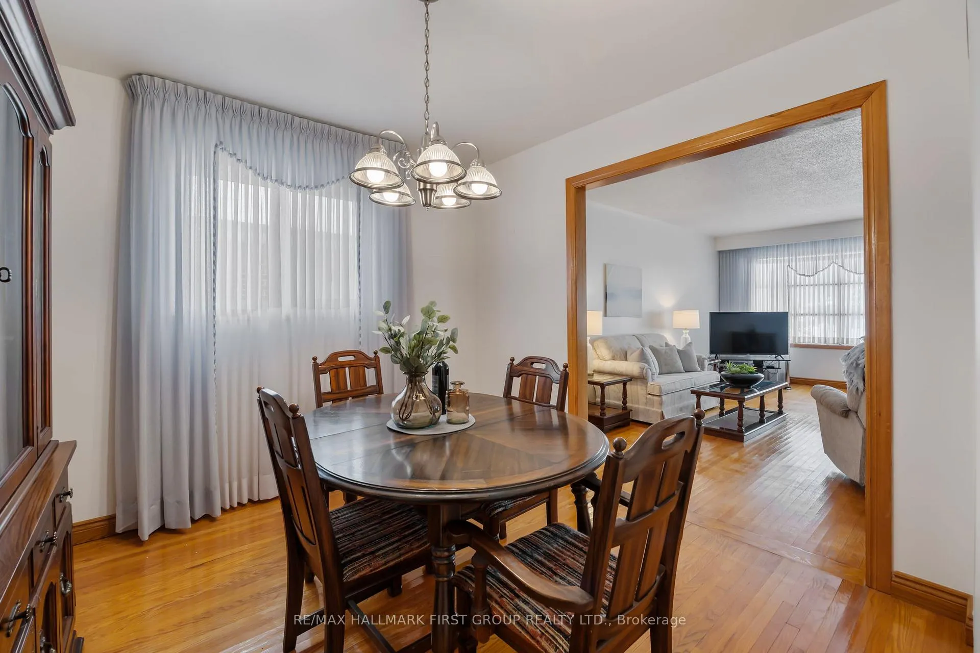 Photo 12 of 59 Seneca Avenue, Oshawa, Samac — HOMEH