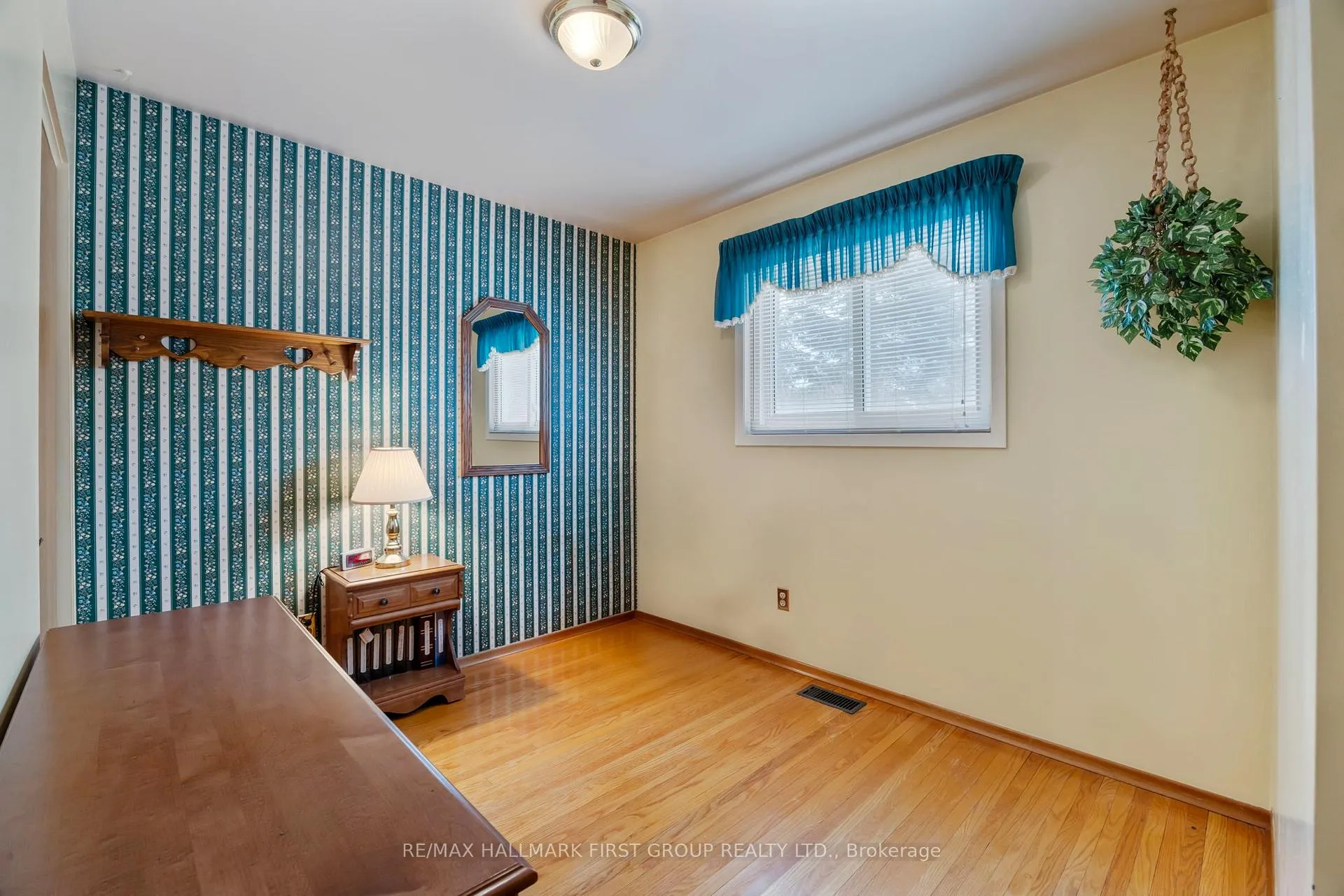 Photo 21 of 59 Seneca Avenue, Oshawa, Samac — HOMEH