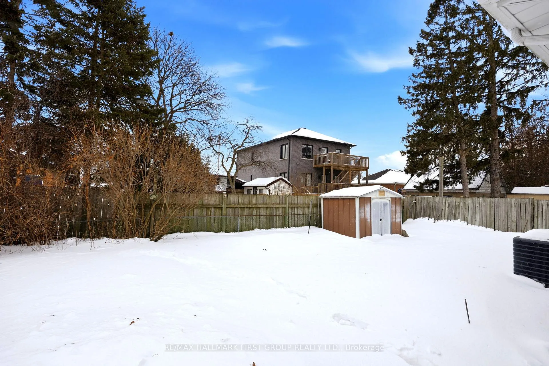 Photo 30 of 59 Seneca Avenue, Oshawa, Samac — HOMEH