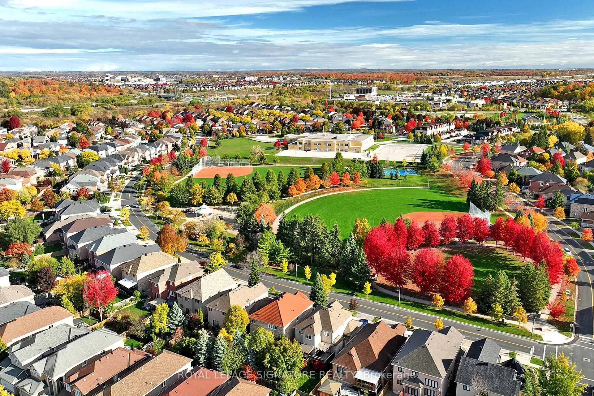Photo 4 of 62 Legacy Drive, Markham, Legacy — HOMEH