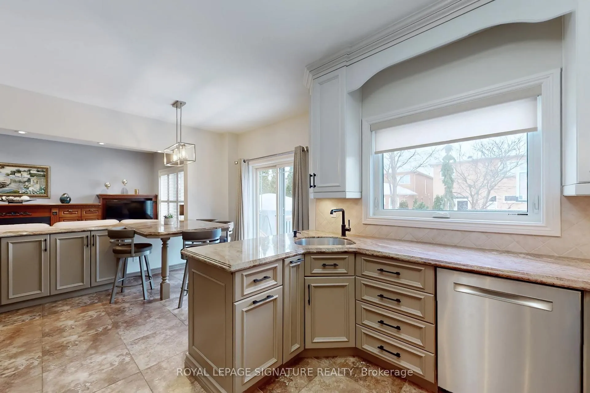 Photo 16 of 62 Legacy Drive, Markham, Legacy — HOMEH
