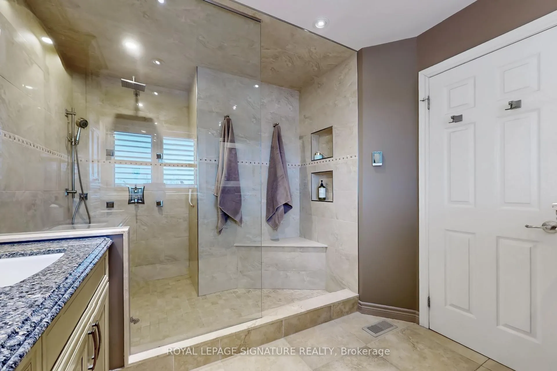 Photo 24 of 62 Legacy Drive, Markham, Legacy — HOMEH