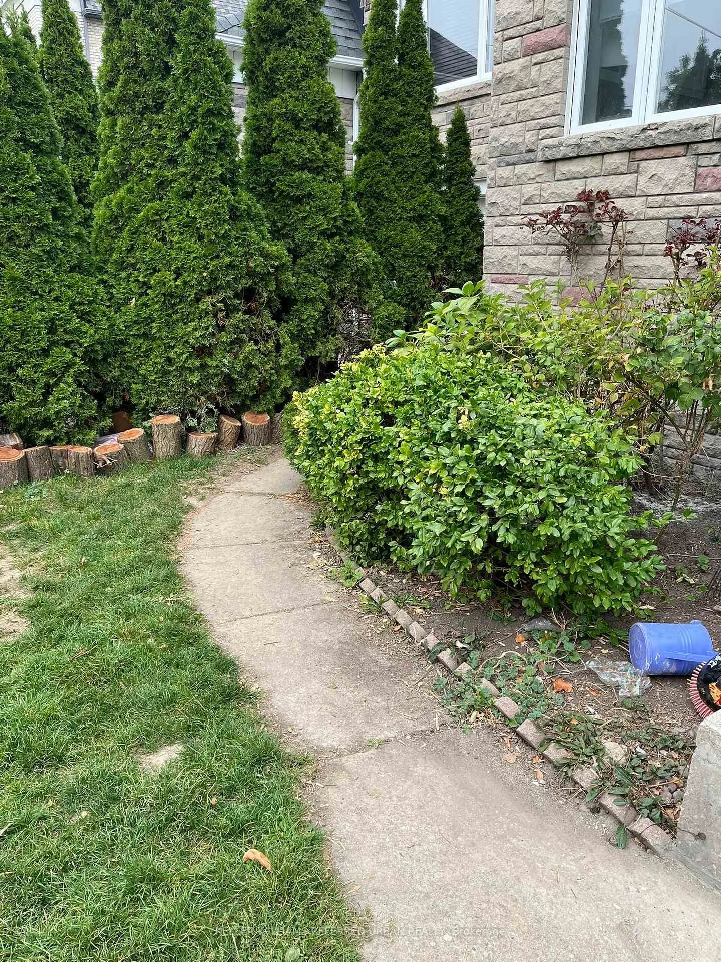 Photo 1 of Unit 2, 98 Frontenac Avenue, Toronto, Bedford Park-Nortown — HOMEH