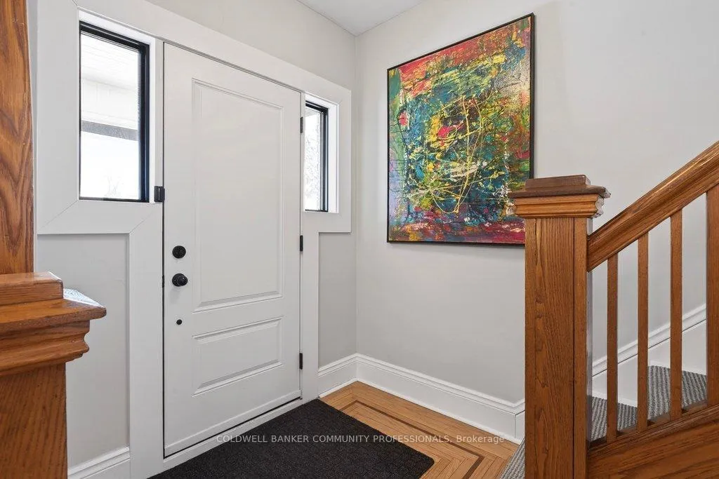 Photo 4 of 108 Rosslyn Avenue S, Hamilton, Delta — HOMEH