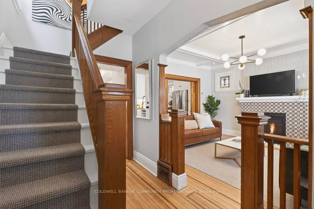 Photo 5 of 108 Rosslyn Avenue S, Hamilton, Delta — HOMEH
