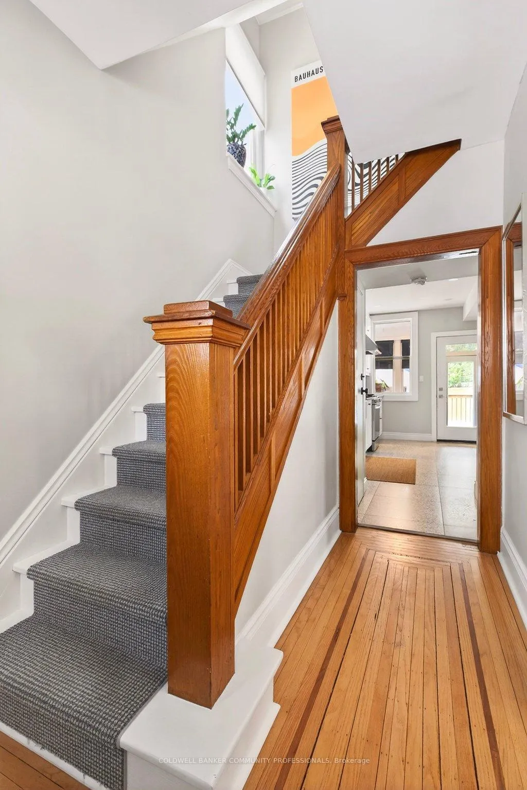Photo 6 of 108 Rosslyn Avenue S, Hamilton, Delta — HOMEH