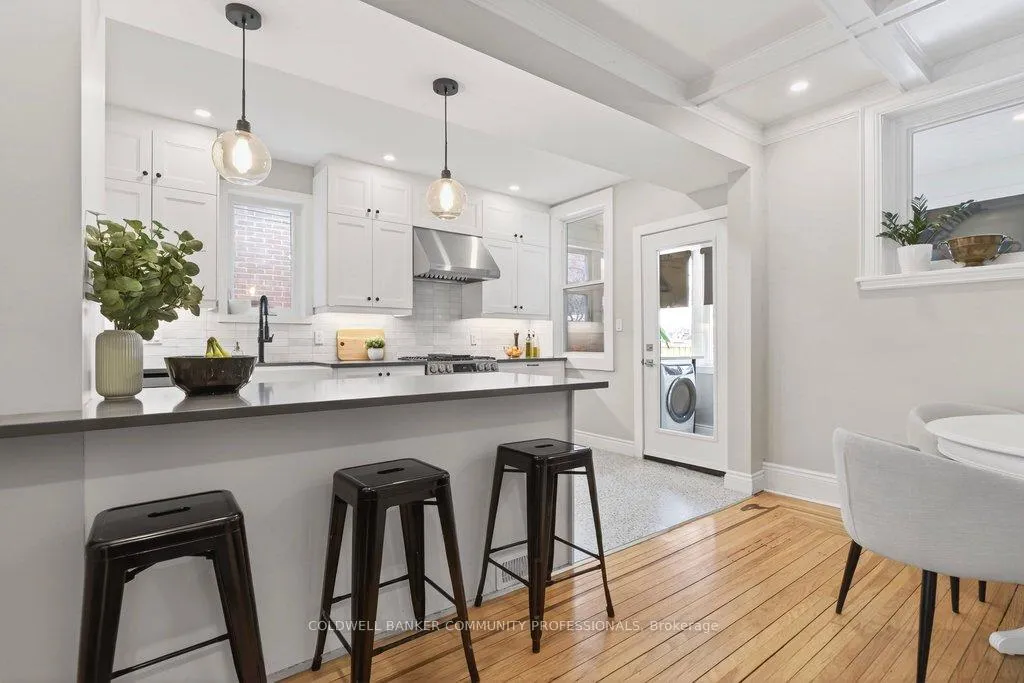 Photo 14 of 108 Rosslyn Avenue S, Hamilton, Delta — HOMEH