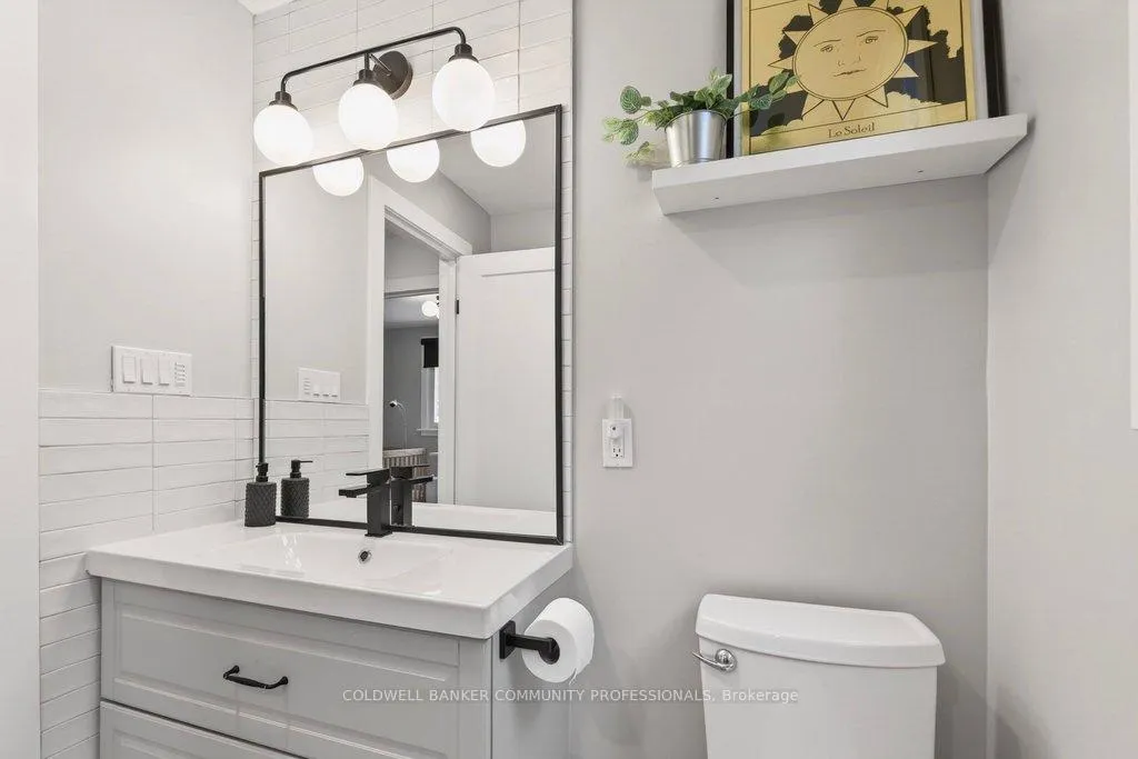 Photo 32 of 108 Rosslyn Avenue S, Hamilton, Delta — HOMEH