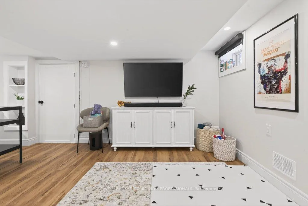 Photo 38 of 108 Rosslyn Avenue S, Hamilton, Delta — HOMEH