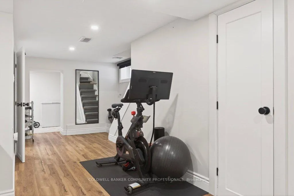 Photo 41 of 108 Rosslyn Avenue S, Hamilton, Delta — HOMEH