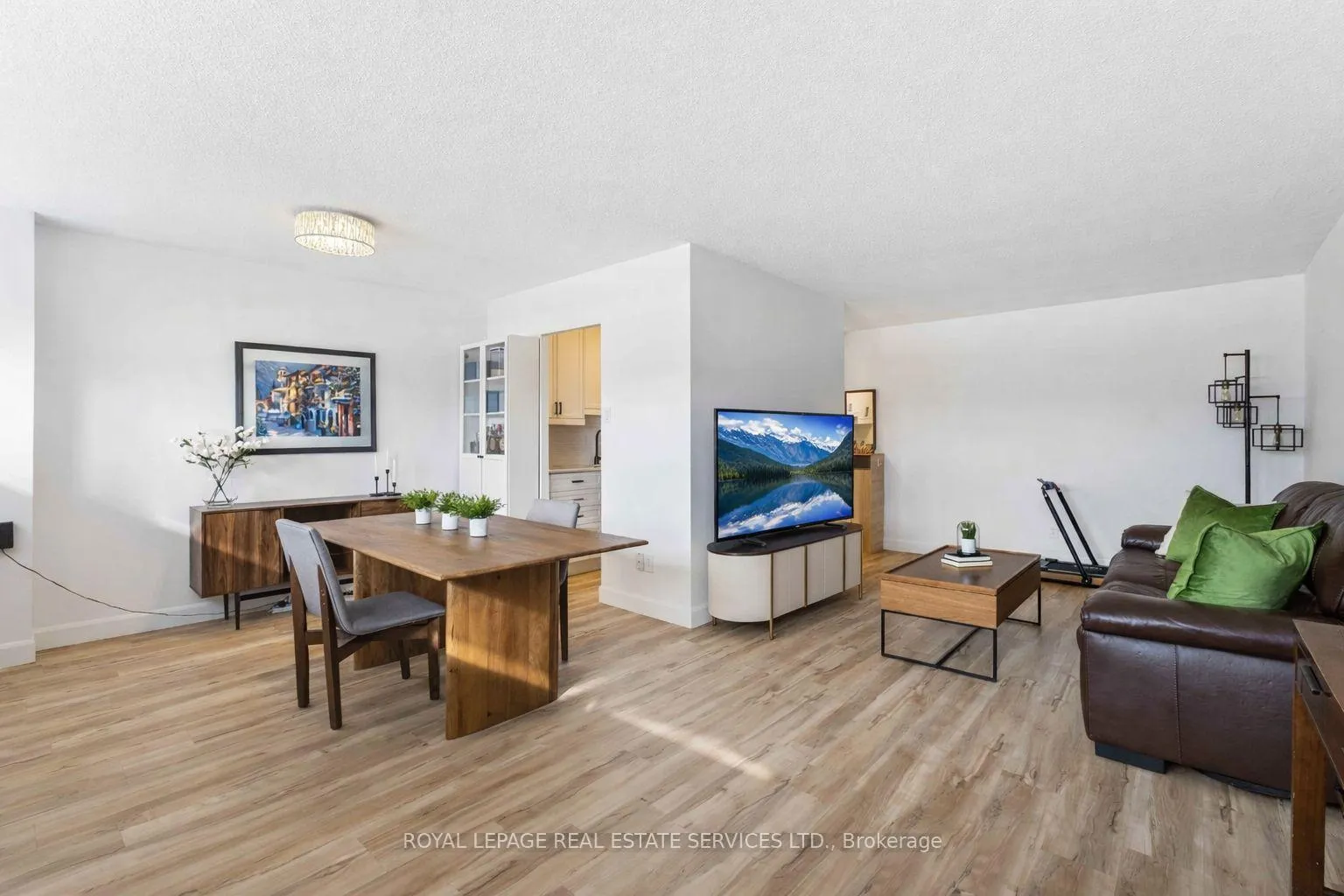 Front of Unit 1210, 215 Glenridge Avenue