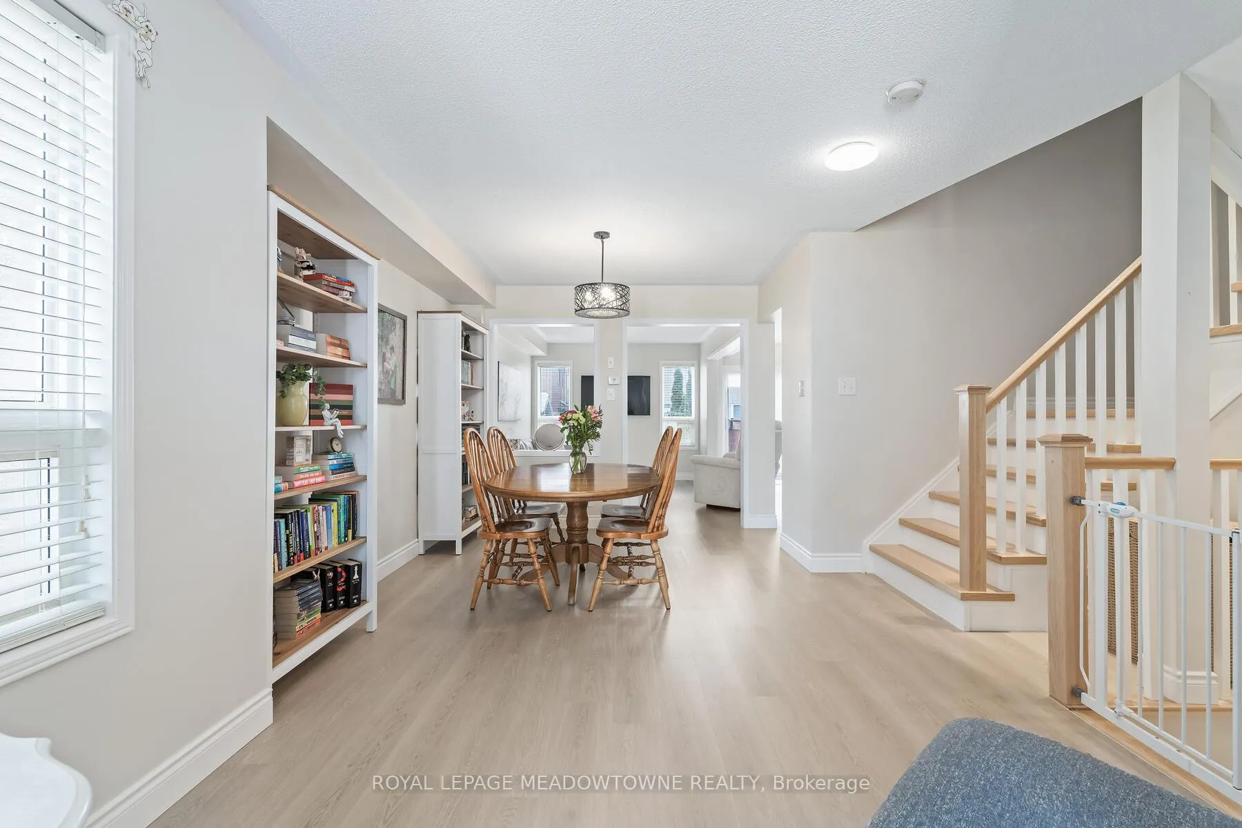 Photo 7 of 99 Snowberry Crescent, Halton Hills, Georgetown — HOMEH