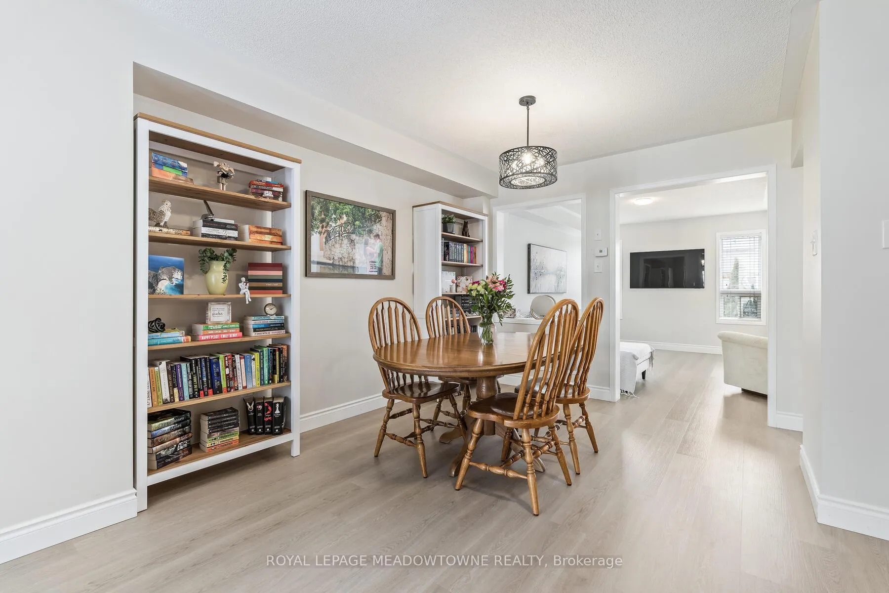 Photo 8 of 99 Snowberry Crescent, Halton Hills, Georgetown — HOMEH