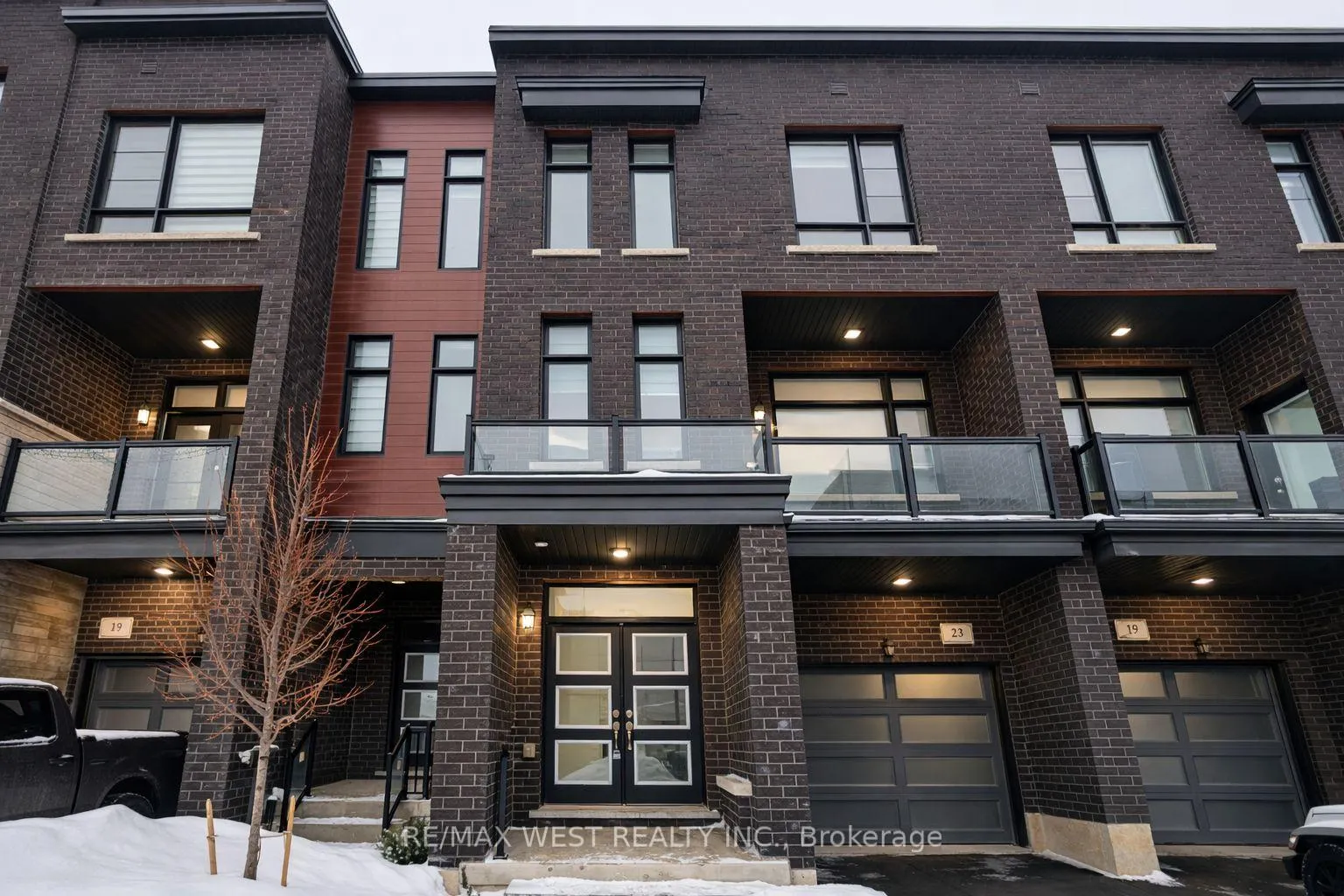 Photo 2 of 23 Paradox Street, Vaughan, Elder Mills — HOMEH