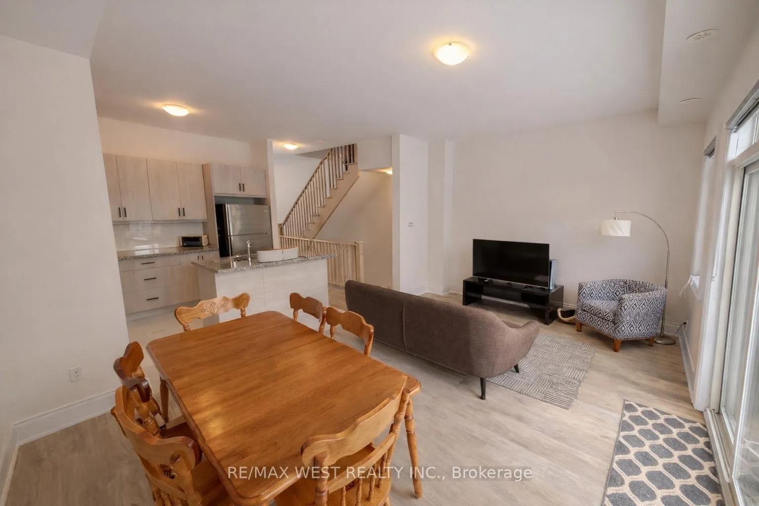Photo 4 of 23 Paradox Street, Vaughan, Elder Mills — HOMEH