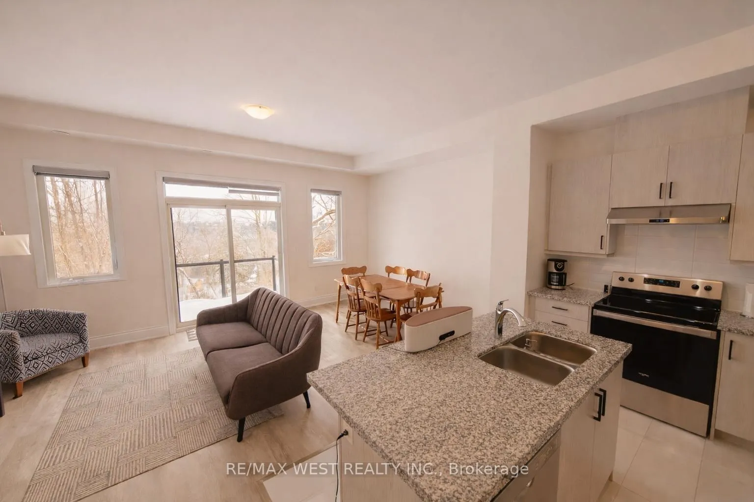 Photo 6 of 23 Paradox Street, Vaughan, Elder Mills — HOMEH