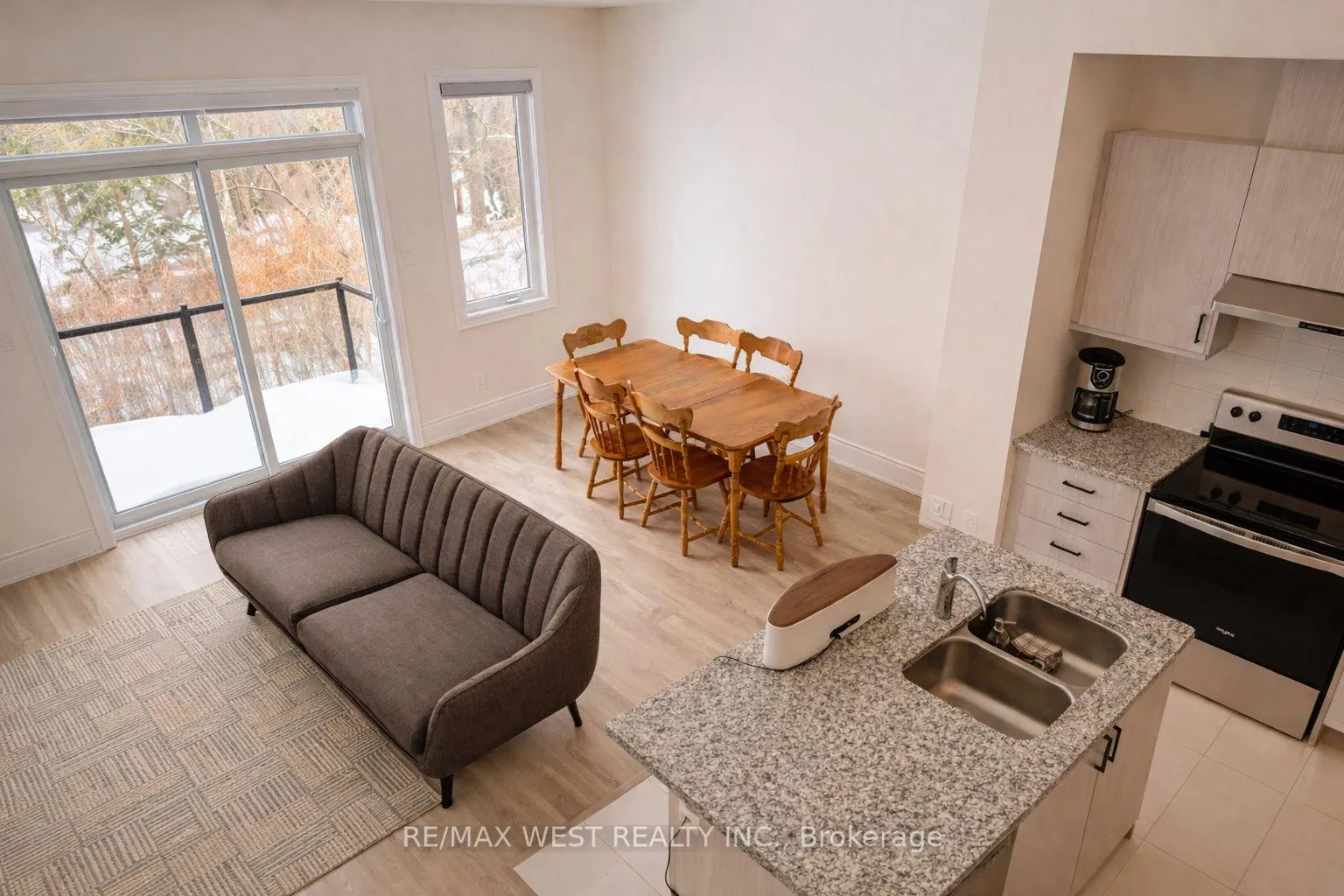 Photo 7 of 23 Paradox Street, Vaughan, Elder Mills — HOMEH
