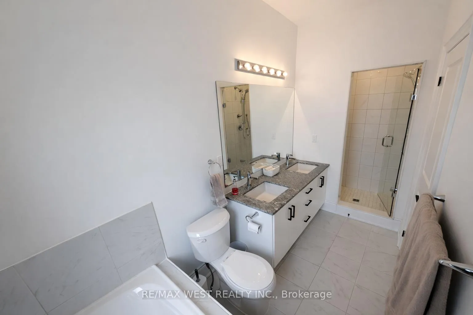 Photo 31 of 23 Paradox Street, Vaughan, Elder Mills — HOMEH