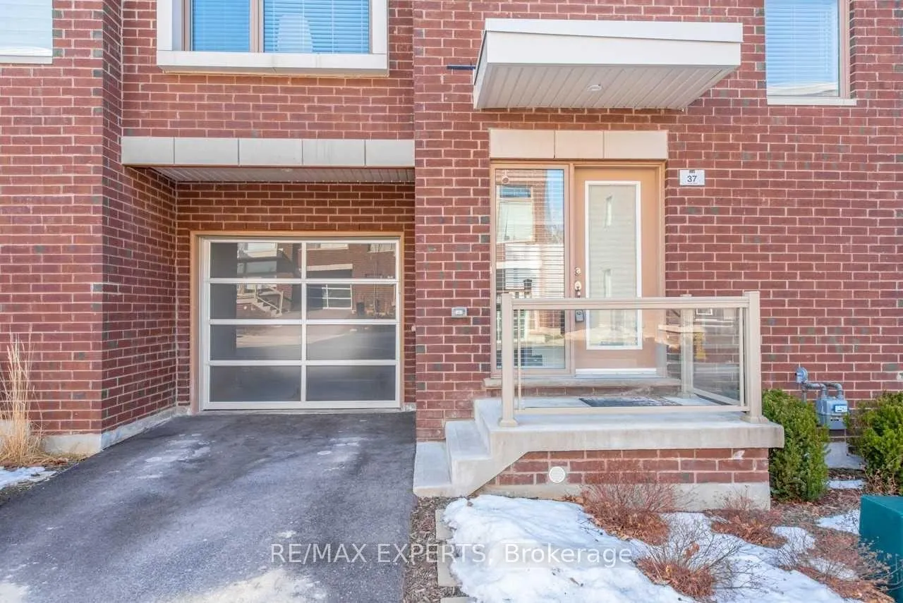 Photo 2 of 37 Juneau Street, Vaughan, East Woodbridge — HOMEH