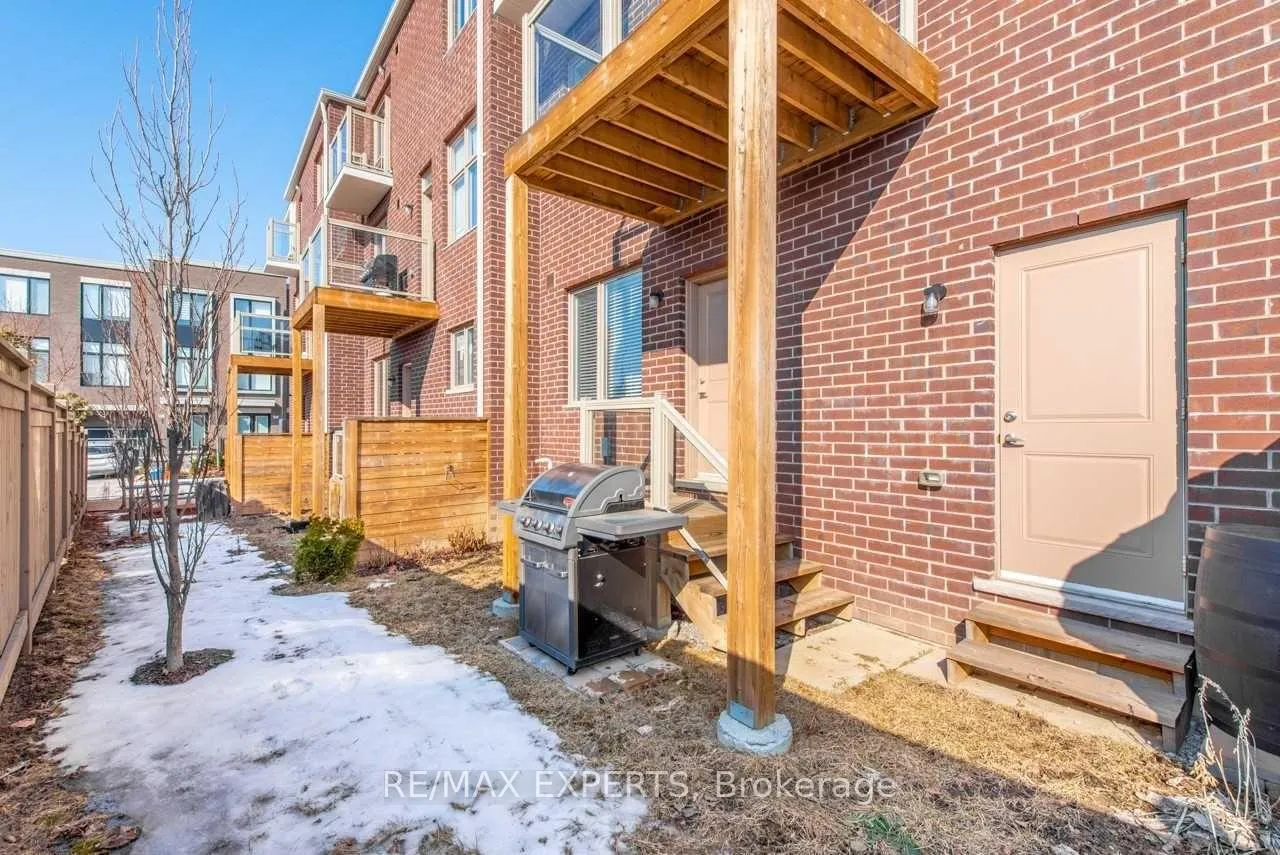 Photo 4 of 37 Juneau Street, Vaughan, East Woodbridge — HOMEH