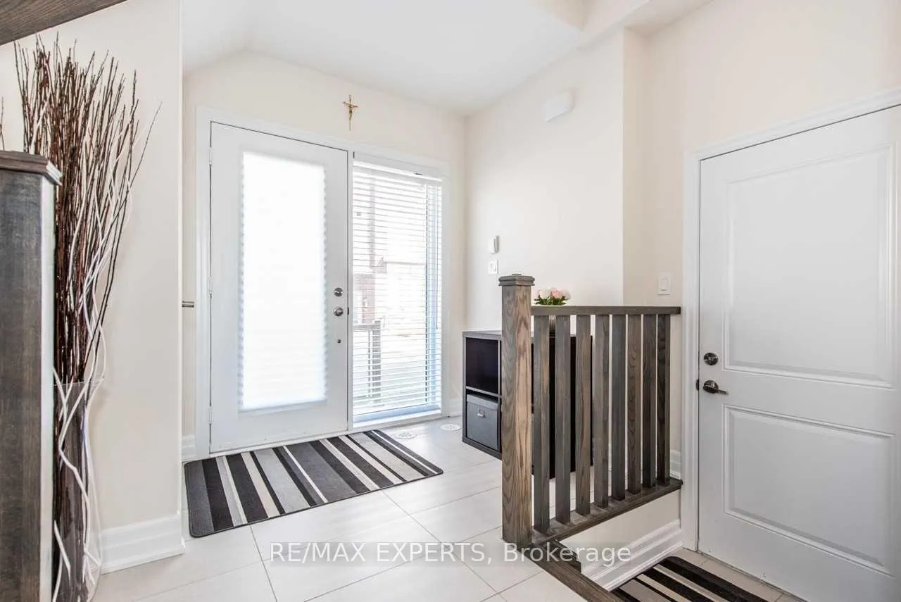 Photo 8 of 37 Juneau Street, Vaughan, East Woodbridge — HOMEH