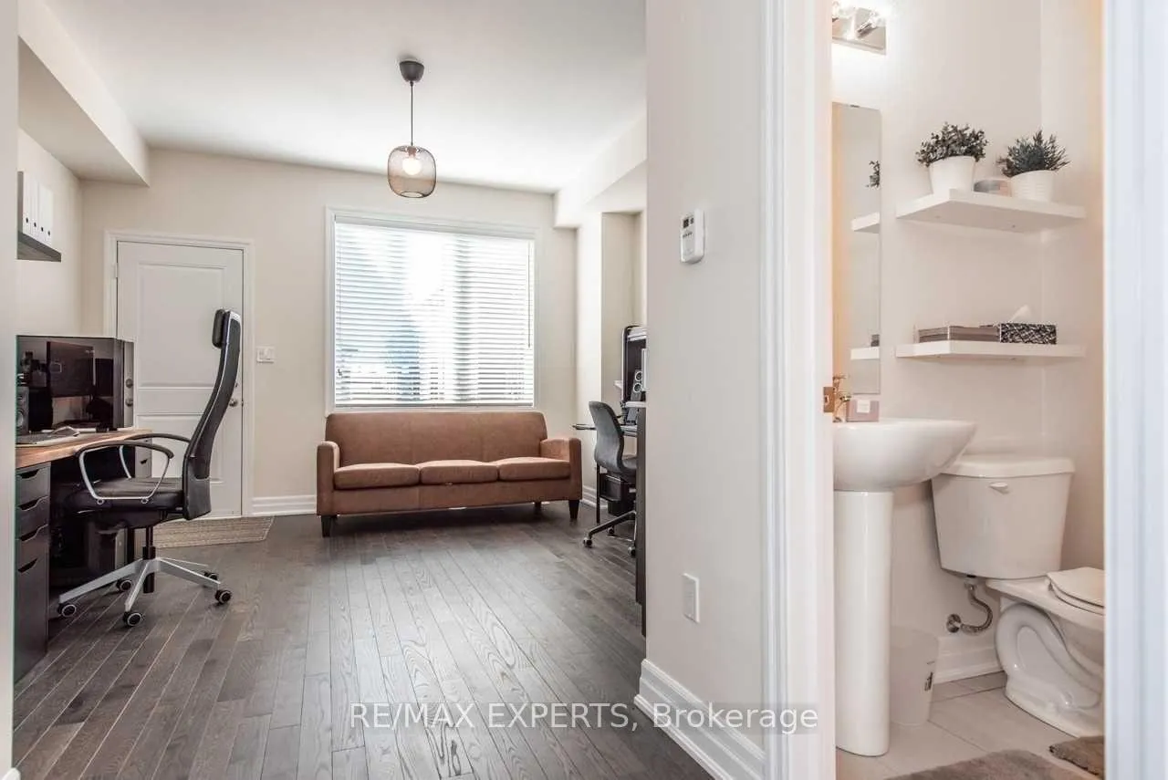Photo 9 of 37 Juneau Street, Vaughan, East Woodbridge — HOMEH