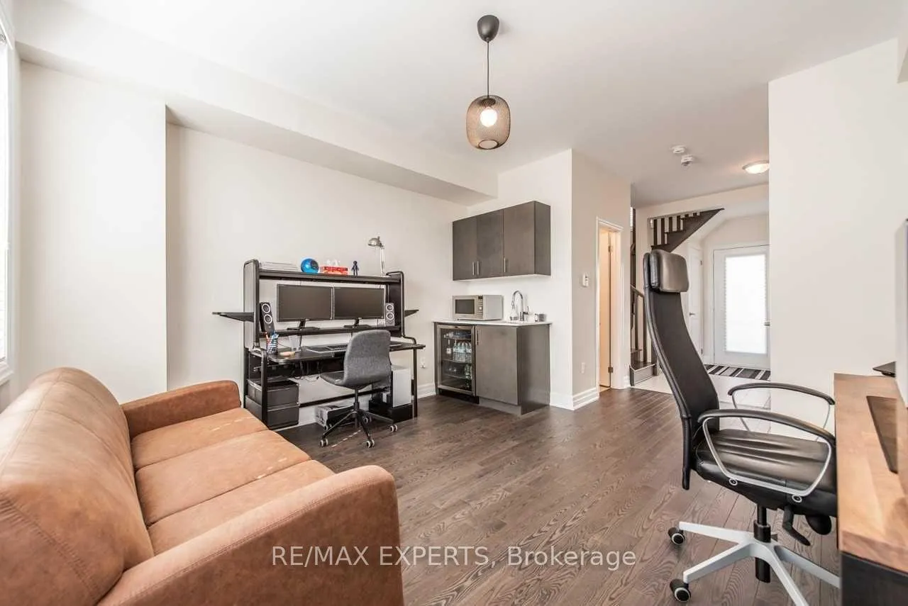 Photo 13 of 37 Juneau Street, Vaughan, East Woodbridge — HOMEH